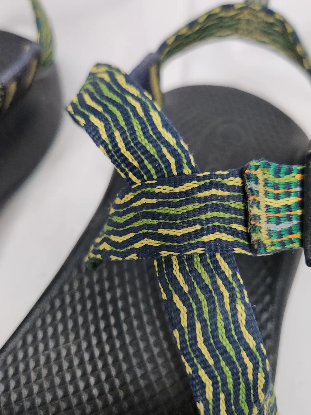 Chaco Kids Sandals Black Green Yellow Blue Striped Straps Hiking Water Beach 3